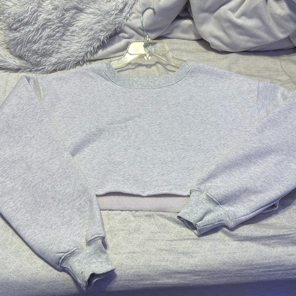 cropped grey crewneck